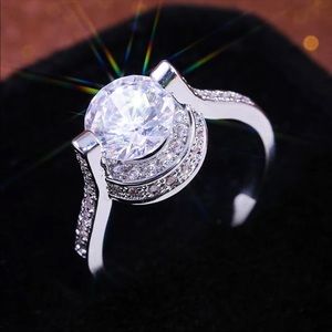 New Round Cut 925 Sterling Silver Diamond Ring